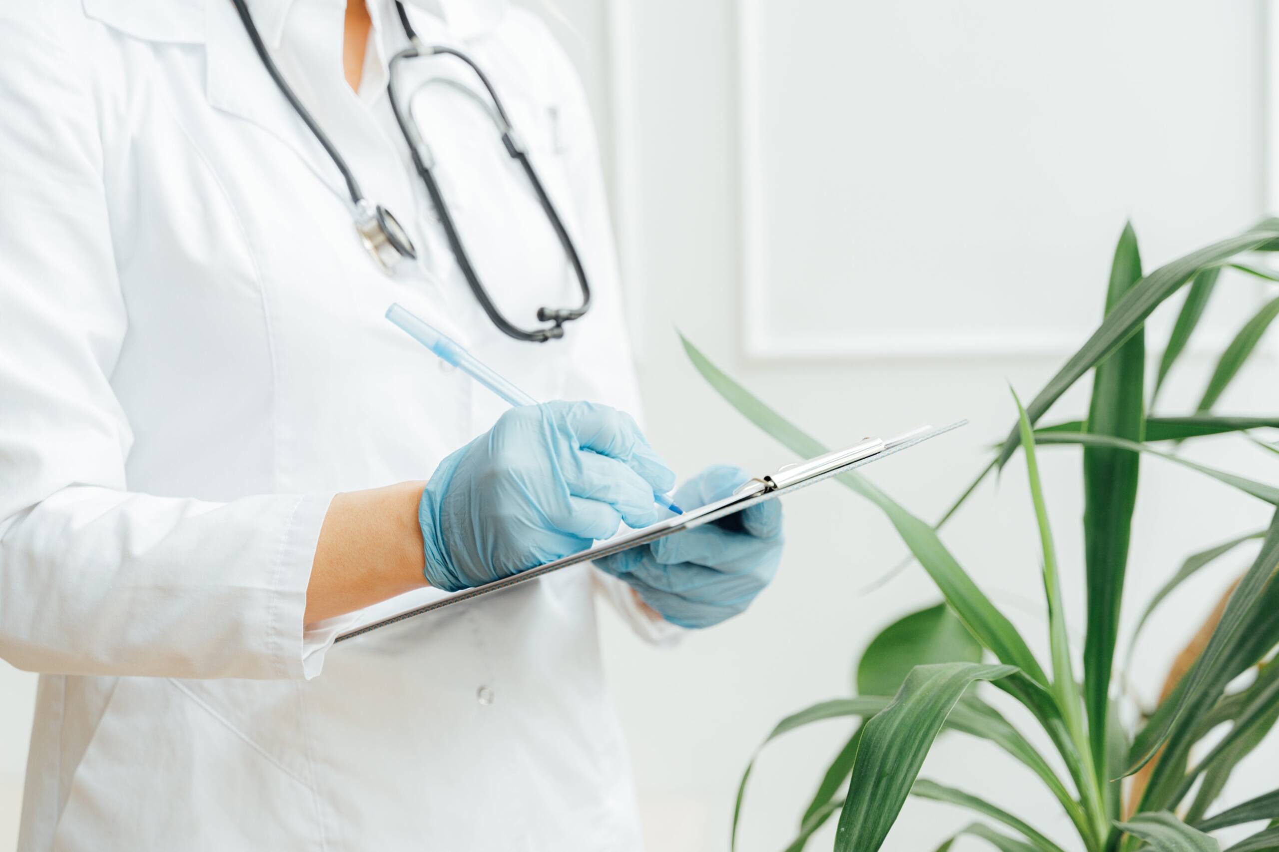 Especialitats per a Auxiliar d’Infermeria: Perspectives Laborals i Desenvolupament Professional