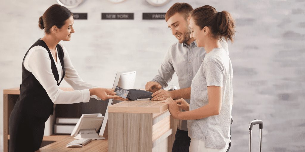 Què s'estudia en turisme i quines són les seves sortides professionals?