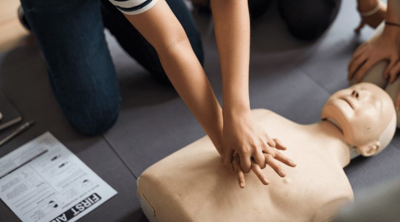 Consejos sobre primeros auxilios para saber cómo actuar en caso de emergencia